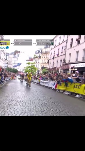 Wout van Aert claimed a dramatic and emotional victory on Stage 9 of the 2025 Giro d’Italia, outsprinting Isaac del Toro after the two had broken clear on the gravel roads between Gubbio and Siena. The stage, built around multiple sterrato sectors and a steep uphill finish in the historic centre of Siena, played to Van Aert’s strengths. Del Toro had been the more aggressive rider through the final gravel sections, repeatedly pushing the pace and dropping the rest of the contenders, but Van Aert 