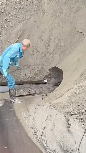 Unloading process of sand from barge by conveyor belt