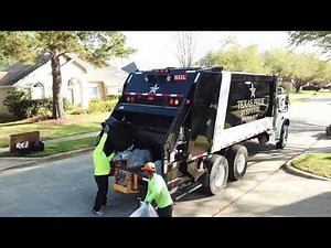 Sturdy and Reliable Rear Load Garbage Truck? It must be a Heil DuraPack 5000