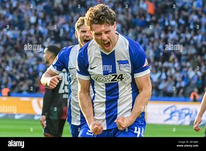 Berlin, Deutschland. 25th Apr, 2025. im Bild v.l.: Feiert, celebriert sein Torn, Kopfballtor durch Linus Gechter (Hertha BSC, 44), Tor, GER, Berlin, Fussball, Hertha BSC vs 1.FC Magdeburg, DFB, Bundesliga, Spielzeit 2024/2025, DFB/DFL REGULATIONS PROHIBIT ANY USE OF PHOTOGRAPHS AS IMAGE SEQUENCES AND/OR QUASI-VIDEO, 25.04.2025 Credit: dpa/Alamy Live News Stock Photo - Alamy