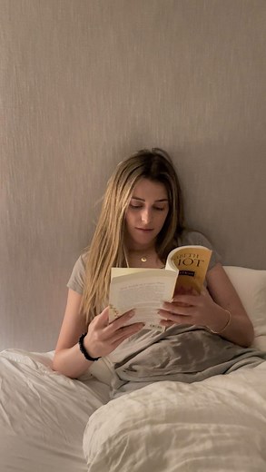 Tay Lautner on Instagram: "how to unwind before bed do you often find yourself laying in bed with your mind and body still wide awake? i have found some key steps that have helped me unwind before bed & have truly improved my nights sleep. link in bio #howto #bettersleep #unwindbeforebed #mentalhealth"