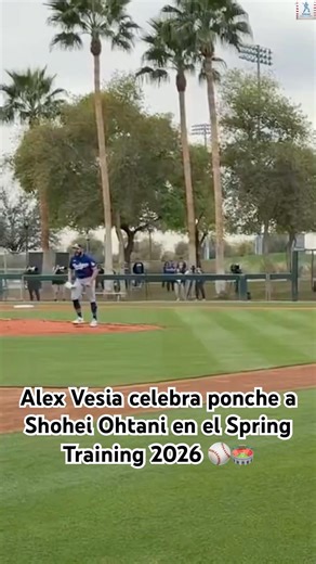 DODGERS: ALEX VESIA CELEBRA PONCHE a SHOHEI OHTANI en el SPRING TRAINING 2026 de MLB