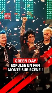 9.7K views · 852 reactions | Un fan monte sur scène pour jouer Good Riddance… mais commence Wonderwall ! Agacé, Billie Joe Armstrong le vire aussitôt, sans oublier Liam Gallagher qui s’est empressé de réagir à la vidéo devenue virale sur les réseaux sociaux !  | RTL2 | Facebook