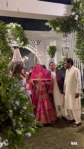 Unique Pakistani Bridal Entrance for Nikkah | Mak Studio Wedding Day