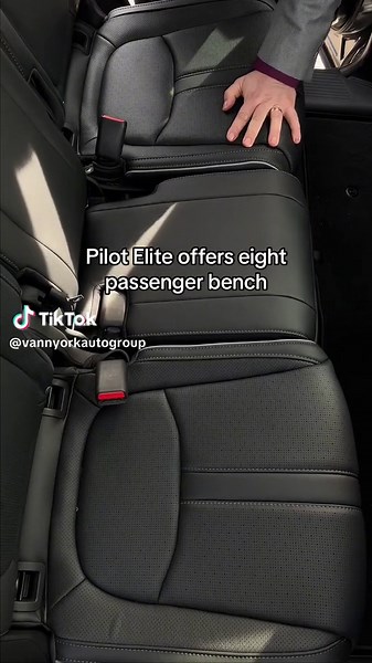 Forget fighting over the best seat! The 2024 Pilot Elite's second row features individual captain's chairs with heating, ventilation, and one-touch access to the third row. Plus, a removable center seat for ultimate flexibility.