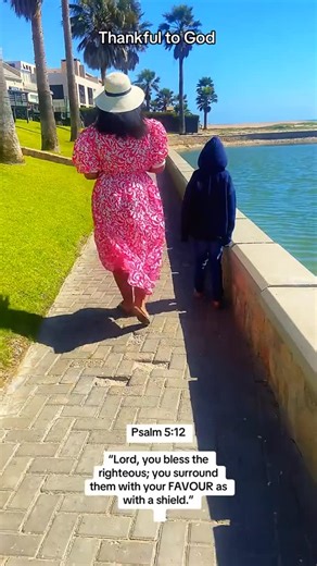 Jaleesa Heather on Instagram: "Thankful, as we celebrate the birth of our Lord and saviour all I can say is thank you God for such a blessed year. Hardest lesson you taught me this year is what radical obedience to your word and faith despite the odds looks like. Thank you ! #godmade #jesusisking #kingdomcreative #heatherbloom #kingdomentrepreneur #beach #lifestyle #namibia #tourism #christmas #jesus #god #anointed"