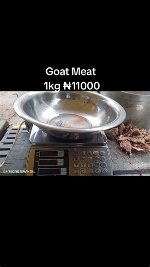 Watch closely 👀 … count the cuts before comparing with others. this is how fresh goat meat should look. Who’s ready to drop an order before this tray is gone? 📦