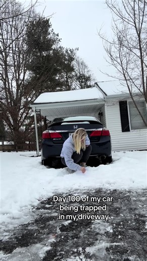 Currently using a broken piece of plastic I found in my yard ❤️ #snowstorm #ice #snow #help