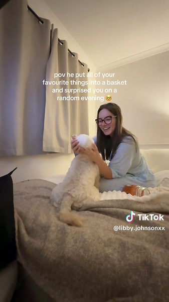 crying, every single detail 🥹☁️🤍 #boobasket #boyfriend #girlythings #gifts #surprise