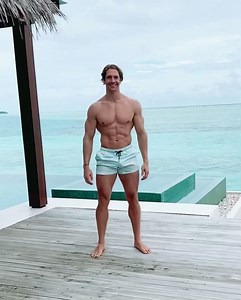 305K views · 10K reactions | SPICEY HIIT WORKOUT  Who wants in?!? 40seconds per exercise... continue in a circuit... 90seconds rest at the end!!! Repeat 3x total  | Shaun Stafford Fitness | Facebook