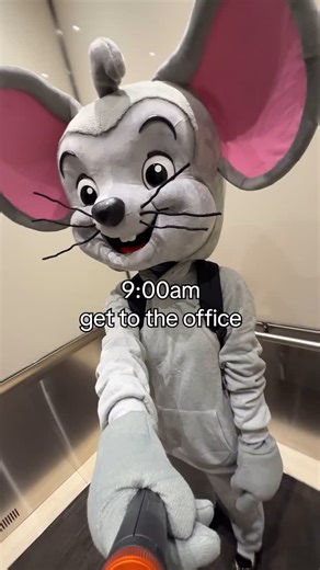 ABCmouse on Instagram: "Day in the life at the ABCmouse office 🐭 #corporatelife #vlog #officelife #dayinmylife❤️"