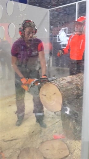 Wifey getting a sneak peak on the new husqvarna 564! Definitely a badass saw!! #danlennoxtreepros #gitrdone #treeservicecompany #treeservice #husqvarnachainsawsrock #husqvarnachainsaw #husqvarnachainsaws #freecut #husqvarna #husqvarna564 | Dan Lennox Tree Pros