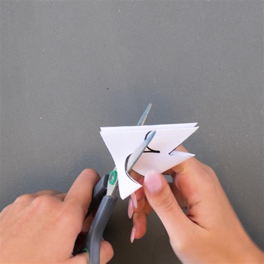 1.2M views · 3.1K reactions | Snowflake craft time for kids to enjoy❄️ | 5-Minute Crafts | Facebook