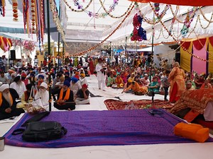 Rajasthan News: गुरु गोविंद सिंह जयंती पर गुरुद्वारों में हुए विशेष आयोजन, कीर्तन के साथ लंगर वितरित किया