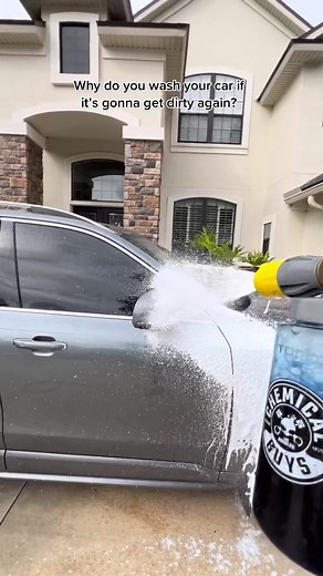 Effortless Car Washing with Foam Cannon Technique