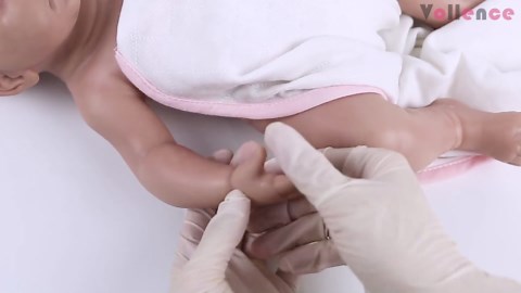 Vollence 17 inch Lifelike Reborn Silicone Baby Dolls Eyes Open Real Realistic Newborn Baby Dolls with Gift Box - Girl