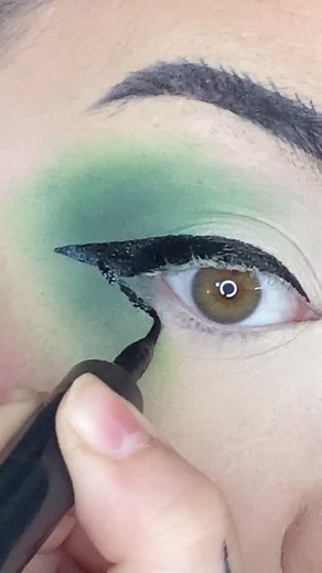 Reply to @shantrinas kachaan ಥ_ಥ 💚 #fyp #ItsOurHome #diyprojects #makeup #makeuptutorial #cosplay #deku #mha