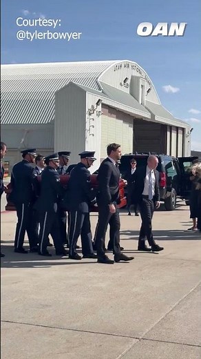 Vice President JD Vance helped carry Charlie Kirk’s casket onto Air Force Two as it departed Utah.