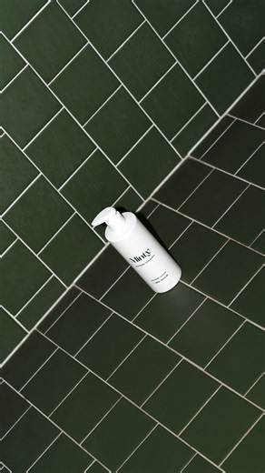 Meet your new toothpaste upgrade 朗 Convenient pump dispenser ✔️ Luxury bottle ✔️ 380g of brushing power ✔️ Trusted & effective ingredients ✔️ 5 star customer reviews ⭐️⭐️⭐️⭐️⭐️ Join the toothpaste revolution  . . . . . . #MintyOralCare #MintyToothpaste #MintyMoments #LuxuryToothpaste #EverydayLuxury #StayMinty #pumptoothpaste #BathroomAesthetics #BathroomDecor #BeautyShelfie #BathroomGoals | Minty Oral Care | Facebook