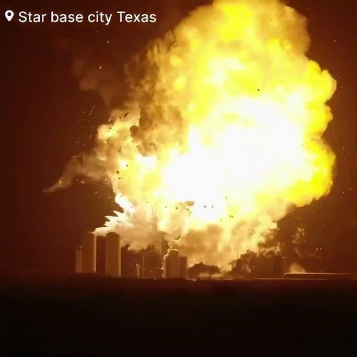Blood curdling footage of Starship exploding into fire ball during test