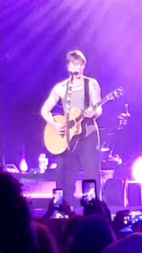 John Rzeznik sings "Name" unplugged - Goo Goo Dolls 2026 summer concert tour - Scranton PA show