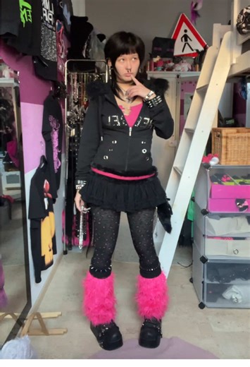 Replying to @🖤☆𝓥€𝖗ơ𝒏іⲕa☆🖤 sorry dass es so lang gebraucht hat maus😭 #foryoupage #fyp #alternative #grwm #outfitinspo