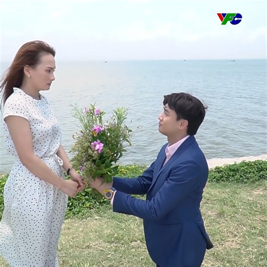 2.7M views · 54K reactions | Vũ ngỏ lời cầu hôn với vợ cũ, bắt đầu một khởi đầu mới #VTV #VFC #Venhadicon | Về nhà đi con | Facebook