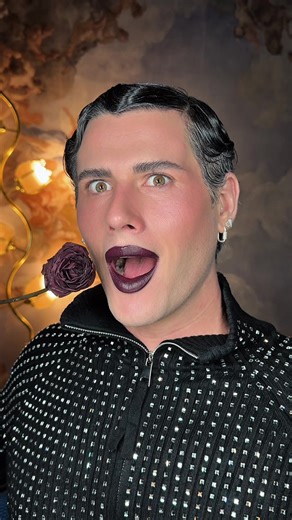 Découverte d'une fleur rare et test de rouge à lèvres