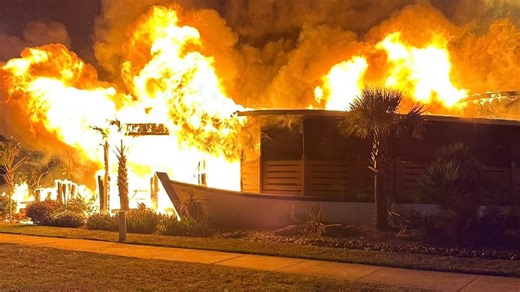 Massive fire breaks out at seafood restaurant off Northwest Freeway