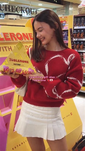 Kayla Davies on Instagram: "Spotted this Toblerone Valentine’s pop-up while I was at The Marketplace in Shangri-La today 🍫💛 You can actually write a short love note directly on the Toblerone sleeve, ang cute and super personal whether it’s for someone special, your friends, family… or yourself 😌✨ 📍 Valentine’s Mall Hub Activations: Feb 7–8 & 13–14 — Robinsons Ermita, Robinsons Tacloban, Robinsons Galleria, Robinsons Antipolo, The Marketplace at Shangri-La Plaza Mall, SM Fairview, SM North Ed