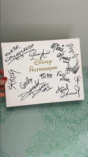 Disney Autograph Canvas with Cricut #cricut #disney