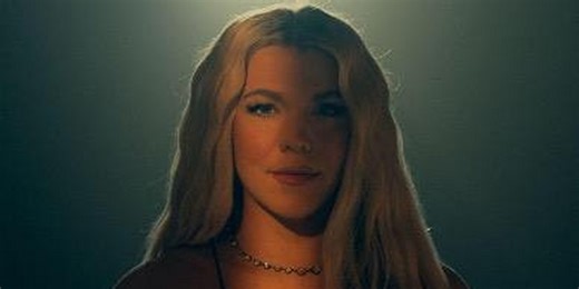 Kimberly Perry Returns With 'Fool's Gold'