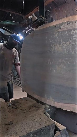 sawmilling video - YouTube