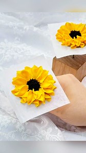 23K views · 684 reactions | Another tutorial on sunflower  #sunflowers #beanpaste #reels #artist #art | HidaMari Cooking | Facebook
