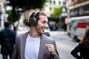 These AI Headphones Can Listen To A Single Person In The Middle Of A Noisy Crowd - BGR