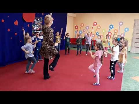Wakacyjna zabawa muzyczna dla dzieci "Clap Clap Song" - Centrum Edukacji Artystycznej Anna Machmar