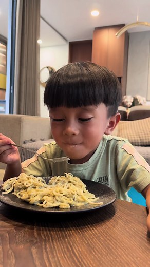 Ruby Fain Ryan Ruby Naik Motor