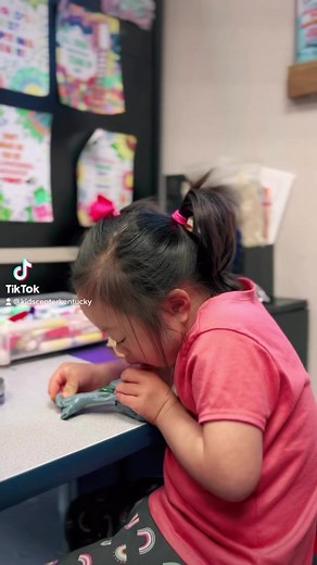Putty Play with fine motor skills. Watch until the end😍 #kidscenterky #weseetheability #pediatrictherapy #occupationaltherapy #puttyplay #findtheobject | Kids Center for Pediatric Therapies