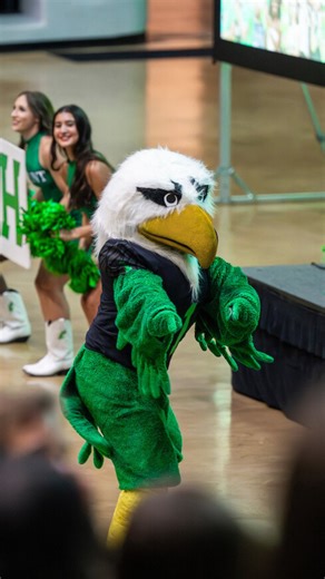 University of North Texas on Instagram: "Freshman orientation szn is here! 🙌 Orientation is your official welcome to the #MeanGreen Family. 💚 It’s where you’ll: ✨ Learn how to thrive at UNT. ✨ Get class advice from pros. ✨ Register for your first semester’s classes. Tap the link in our bio to register! #UNT #Orientation #CollegeLife #Freshman @unt_otp"