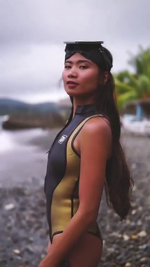 Underwater adventures reimagined with the all new @insta360 Invisible dive case for X3 🤩 This accessory is indeed a total game changer as I won't have to worry about the Nadir nor the stick showing anymore. I can finally achieve a third-person view underwater up to 50 meters (164 feet) with a crystal clear 5.7k 360 video! Thanks to its seamless stitching! Looking forward to more dives with this one! 🤿 Your thoughts about the invisible dive case? 😎 #Insta360 #Insta360X3 #ReadySetDive #Invisibl