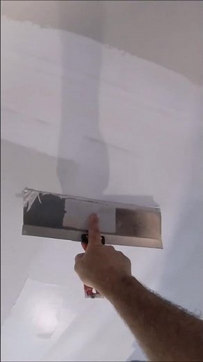 Taping A Drywall Ceiling Butt Joint With A 6” And 12” Drywall Taping Knife. #drywall