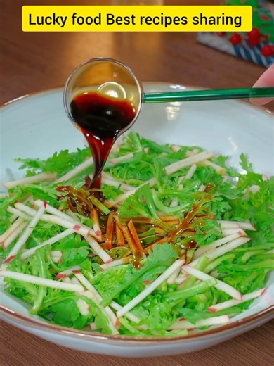 Crispy, Refreshing & Ready in Minutes! 🍏🥗 #cooking #recipe #apple #food
