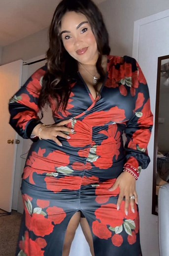 @AIWEIEN Plus Size Floral Print Ruched Split Thigh Bodycon Dress, Elegant Bishop Sleeve Deep #plussize #plussizedress #womenfashion #curves