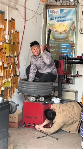 Auto repair version music box #Inherit folk art and culture