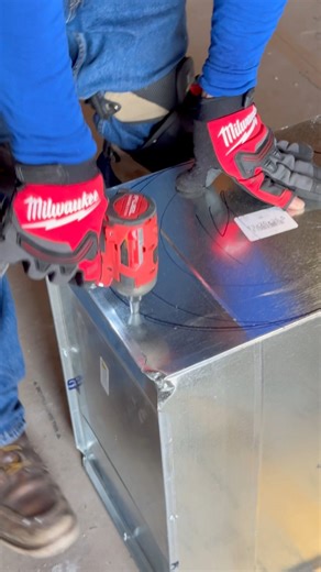 9.1K views · 68 reactions | This home never had AC so the team had to start from scratch. That meant cutting into the ceiling, installing new flexible ductwork, and setting up the system in the attic. Full transformation to keep this house cool for the summer.#acvolttechschool #minisplits #calefaccion #cursodeaireacondicionadoonline #compressorreplacement #epa #tecnico | Acvolt Tech school | Facebook