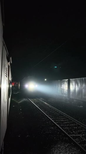 CROSSING WITH KAKATIYA EXPRESS|TRAIN JOURNEY VIDEOS|TRAIN VIDEOS