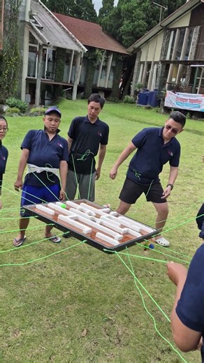 TEAM BUILDING ACTIVITIES OUTDOOR! #shorts #outbound #teamwork #fungames #teambuilding #games #outing