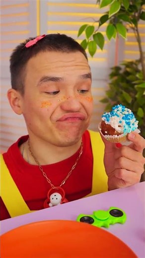 The Great Cupcake Caper! 🍰🎉 #EpicPrank #Shorts