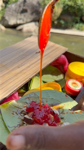 A desi artist at work, with the oldest tools.💦🍃🤤 #reelsvideoシ #food #paan #paanlovers #nepalifood #nepalireels #nepali #viralvideoシ #fypシ゚viralシ | Manoj Dangal