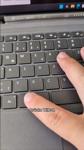 Windows keyboard with emojis and word suggestions #windows #techtips #fyp